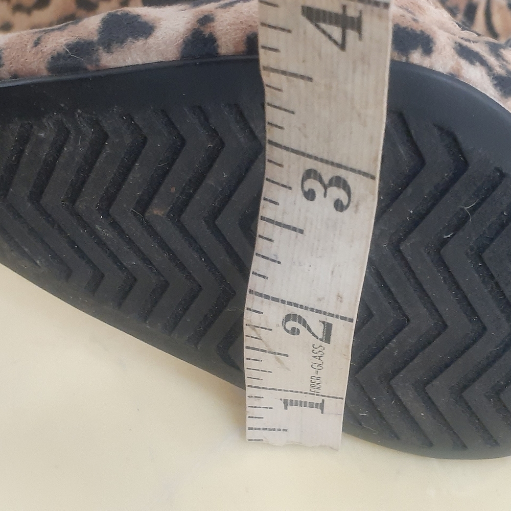 Charlotte Russe CHEETAH Animal print pumps Ankle strap Chunky heel sz 6 fits 8.5 - Picture 10 of 15